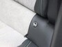 Peugeot e-2008 GT 50kWh | SoH 90,9% | Camera | LEER/Alcantara | Stoelverwarming | LED lampen | 18"LMV | Navigatie