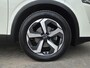 Nissan Qashqai 1.3 MHEV Xtronic Tekna / Cold Pack & Design Pack / Trekgewicht 1800 kg / Head Up Display / Panoramadak / Stuur- Stoel & Voorruit verwarming / Rondomzicht camera / Adaptief cruise control / Elektrische achterklep / Apple Carplay Android Auto /