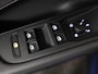 Volkswagen T-Roc Life First Edition 1.5 eTSI 85 kW / 116 PK SUV 7 v | Private lease vanaf €656 | DSG | Camera| 18'LM-velgen| verwarmd stuur en stoelen
