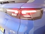 Volkswagen T-Roc Life First Edition 1.5 eTSI 85 kW / 116 PK SUV 7 v | Private lease vanaf €656 | DSG | Camera| 18'LM-velgen| verwarmd stuur en stoelen