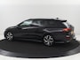 Volkswagen Golf 1.5 eTSI R-Line | Trekhaak | Stoelverwarming | Camera | Sportstoelen | Carplay | Navigatie | Sfeerverlichting | Climate control | Parkeerhulp | Adaptive cruise | File Assistent