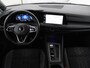 Volkswagen Golf 1.5 eTSI R-Line | Trekhaak | Stoelverwarming | Camera | Sportstoelen | Carplay | Navigatie | Sfeerverlichting | Climate control | Parkeerhulp | Adaptive cruise | File Assistent