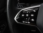 Volkswagen Golf 1.5 eTSI R-Line | Trekhaak | Stoelverwarming | Camera | Sportstoelen | Carplay | Navigatie | Sfeerverlichting | Climate control | Parkeerhulp | Adaptive cruise | File Assistent