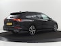Volkswagen Golf 1.5 eTSI R-Line | Trekhaak | Stoelverwarming | Camera | Sportstoelen | Carplay | Navigatie | Sfeerverlichting | Climate control | Parkeerhulp | Adaptive cruise | File Assistent