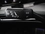 Volkswagen Golf 1.5 eTSI R-Line | Trekhaak | Stoelverwarming | Camera | Sportstoelen | Carplay | Navigatie | Sfeerverlichting | Climate control | Parkeerhulp | Adaptive cruise | File Assistent