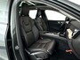 Volvo XC60 T6 Plug-in hybrid AWD Ultra Dark | SOH 100% | Panoramadak | 360° camera | Bowers & Wilkins | Luchtvering | Head-up display | Stoelventilatie | Trekhaak