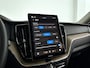 Volvo XC60 T6 Plug-in hybrid AWD Ultra Dark | SOH 100% | Panoramadak | 360° camera | Bowers & Wilkins | Luchtvering | Head-up display | Stoelventilatie | Trekhaak