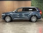 Volvo XC90 T8 AWD Recharge Inscription Long Range | Trekhaak | 360° Camera | Harman Kardon | 455pk | Adaptieve Cruise Control | Stoel en Stuurwielverwarming | Full LED Meesturende koplampen | Pilot Assist | BLIS Dode Hoek Detectie | Elektrische voorstoelen geheugen | Lederen bekleding | Zitting verlenging voorstoelen | Lederen dashboard | 20 Inch | Keyless Drive | Parkeersensoren voor+achter | Privacy Glass | Elektrisch bedienbare achterklep | 7-Persoons | 4-Zone Climate Control | Geïntegreerde zongordijnen achterportieren | Verlichte instaplijsten | Draadloos telefoon opladen | Alarm Klasse III | DAB Radio | Apple Carplay/Android Auto | Volvo On Call met mobiele App functie | Denim Blue Metallic |