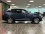 Volvo XC90 T8 AWD Recharge Inscription Long Range | Trekhaak | 360° Camera | Harman Kardon | 455pk | Adaptieve Cruise Control | Stoel en Stuurwielverwarming | Full LED Meesturende koplampen | Pilot Assist | BLIS Dode Hoek Detectie | Elektrische voorstoelen geheugen | Lederen bekleding | Zitting verlenging voorstoelen | Lederen dashboard | 20 Inch | Keyless Drive | Parkeersensoren voor+achter | Privacy Glass | Elektrisch bedienbare achterklep | 7-Persoons | 4-Zone Climate Control | Geïntegreerde zongordijnen achterportieren | Verlichte instaplijsten | Draadloos telefoon opladen | Alarm Klasse III | DAB Radio | Apple Carplay/Android Auto | Volvo On Call met mobiele App functie | Denim Blue Metallic |