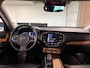 Volvo XC90 T8 AWD Recharge Inscription Long Range | Trekhaak | 360° Camera | Harman Kardon | 455pk | Adaptieve Cruise Control | Stoel en Stuurwielverwarming | Full LED Meesturende koplampen | Pilot Assist | BLIS Dode Hoek Detectie | Elektrische voorstoelen geheugen | Lederen bekleding | Zitting verlenging voorstoelen | Lederen dashboard | 20 Inch | Keyless Drive | Parkeersensoren voor+achter | Privacy Glass | Elektrisch bedienbare achterklep | 7-Persoons | 4-Zone Climate Control | Geïntegreerde zongordijnen achterportieren | Verlichte instaplijsten | Draadloos telefoon opladen | Alarm Klasse III | DAB Radio | Apple Carplay/Android Auto | Volvo On Call met mobiele App functie | Denim Blue Metallic |