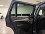 Volvo XC90 T8 AWD Recharge Ultra Dark | Vol! | Bowers & Wilkins | Luchtvering | Stoelventilatie | Trekhaak | 360 Camera | Head-Up Display | Stoelmassage | 455pk | Adaptieve Cruise Control | Stoelverwarming voor+achter | Stuurwielverwarming | Schuifdak | 22 Inch | Full LED  Meesturende koplampen | Pilot Assist | BLIS Dode Hoek Detectie | Alcantara hemelbekleding | Lederen handgrepen en zonnekleppen | Elektrische voorstoelen geheugen | Nappa Lederen bekleding | Zitting verlenging voorstoelen | Lederen Dashboard | Google Infotainment | Keyless Drive | Parkeersensoren voor+achter | Privacy Glass | Elektrisch bedienbare achterklep | Geïntegreerde zongordijnen achterportieren | Geïntegreerd kinderzitje achterin | Verlichte instaplijsten | 7-Persoons | 4-Zone Climate Control | DAB Radio | Apple Carplay/Android Auto | Alarm Klasse III | Draadloos telefoon opladen | Volvo On Call met mobiele App functie | Denim Blue Metallic |