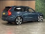 Volvo XC90 T8 AWD Recharge Ultra Dark | Vol! | Bowers & Wilkins | Luchtvering | Stoelventilatie | Trekhaak | 360 Camera | Head-Up Display | Stoelmassage | 455pk | Adaptieve Cruise Control | Stoelverwarming voor+achter | Stuurwielverwarming | Schuifdak | 22 Inch | Full LED  Meesturende koplampen | Pilot Assist | BLIS Dode Hoek Detectie | Alcantara hemelbekleding | Lederen handgrepen en zonnekleppen | Elektrische voorstoelen geheugen | Nappa Lederen bekleding | Zitting verlenging voorstoelen | Lederen Dashboard | Google Infotainment | Keyless Drive | Parkeersensoren voor+achter | Privacy Glass | Elektrisch bedienbare achterklep | Geïntegreerde zongordijnen achterportieren | Geïntegreerd kinderzitje achterin | Verlichte instaplijsten | 7-Persoons | 4-Zone Climate Control | DAB Radio | Apple Carplay/Android Auto | Alarm Klasse III | Draadloos telefoon opladen | Volvo On Call met mobiele App functie | Denim Blue Metallic |