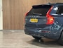 Volvo XC90 T8 AWD Recharge Ultra Dark | Vol! | Bowers & Wilkins | Luchtvering | Stoelventilatie | Trekhaak | 360 Camera | Head-Up Display | Stoelmassage | 455pk | Adaptieve Cruise Control | Stoelverwarming voor+achter | Stuurwielverwarming | Schuifdak | 22 Inch | Full LED  Meesturende koplampen | Pilot Assist | BLIS Dode Hoek Detectie | Alcantara hemelbekleding | Lederen handgrepen en zonnekleppen | Elektrische voorstoelen geheugen | Nappa Lederen bekleding | Zitting verlenging voorstoelen | Lederen Dashboard | Google Infotainment | Keyless Drive | Parkeersensoren voor+achter | Privacy Glass | Elektrisch bedienbare achterklep | Geïntegreerde zongordijnen achterportieren | Geïntegreerd kinderzitje achterin | Verlichte instaplijsten | 7-Persoons | 4-Zone Climate Control | DAB Radio | Apple Carplay/Android Auto | Alarm Klasse III | Draadloos telefoon opladen | Volvo On Call met mobiele App functie | Denim Blue Metallic |
