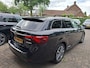 Toyota Avensis Touring Sports 1.8 VVT-i SkyView Edition. O.a. camera, bluetooth, cruise, navi, stoelverwarming, etc! Incl garantie