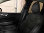 Volvo XC60 T8 AWD Recharge Ultra Bright | Luchtvering | Trekhaak | 360° Camera | 455pk | Head-Up Display | Adaptieve Cruise Control | Stoelverwarming voor+achter | Stuurwielverwarming | Schuifdak | Full LED Meesturende koplampen | Pilot Assist | BLIS Dode Hoek Detectie | Elektrische voorstoelen geheugen | Lederen bekleding | Zitting verlenging voorstoelen | Lederen dashboard | 20 Inch | Google Infotainment | Keyless Drive | Elektrisch bedienbare achterklep | DAB Radio | Apple Carplay/Android Auto | Alarm Klasse III | Draadloos telefoon opladen | Volvo On Call met mobiele App functie | Platinum Grey Metallic |