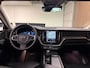 Volvo XC60 T8 AWD Recharge Ultra Bright | Luchtvering | Trekhaak | 360° Camera | 455pk | Head-Up Display | Adaptieve Cruise Control | Stoelverwarming voor+achter | Stuurwielverwarming | Schuifdak | Full LED Meesturende koplampen | Pilot Assist | BLIS Dode Hoek Detectie | Elektrische voorstoelen geheugen | Lederen bekleding | Zitting verlenging voorstoelen | Lederen dashboard | 20 Inch | Google Infotainment | Keyless Drive | Elektrisch bedienbare achterklep | DAB Radio | Apple Carplay/Android Auto | Alarm Klasse III | Draadloos telefoon opladen | Volvo On Call met mobiele App functie | Platinum Grey Metallic |