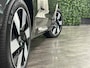 Volvo XC60 T8 AWD Recharge Ultra Bright | Luchtvering | Trekhaak | 360° Camera | 455pk | Head-Up Display | Adaptieve Cruise Control | Stoelverwarming voor+achter | Stuurwielverwarming | Schuifdak | Full LED Meesturende koplampen | Pilot Assist | BLIS Dode Hoek Detectie | Elektrische voorstoelen geheugen | Lederen bekleding | Zitting verlenging voorstoelen | Lederen dashboard | 20 Inch | Google Infotainment | Keyless Drive | Elektrisch bedienbare achterklep | DAB Radio | Apple Carplay/Android Auto | Alarm Klasse III | Draadloos telefoon opladen | Volvo On Call met mobiele App functie | Platinum Grey Metallic |