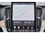 Volvo XC90 T8 Recharge AWD Ultra Dark - Panorama/schuifdak - IntelliSafe Assist & Surround - 360º Camera - Harman/Kardon audio - Adaptieve LED koplampen - Verwarmde voorstoelen, stuur & achterbank - Parkeersensoren voor & achter - Elektr. bedienb. voorstoelen met geheugen - Head up display - Draadloze tel. lader - Extra getint glas - 21' LMV