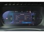 Volvo XC90 T8 Recharge AWD Ultra Dark - Panorama/schuifdak - IntelliSafe Assist & Surround - 360º Camera - Harman/Kardon audio - Adaptieve LED koplampen - Verwarmde voorstoelen, stuur & achterbank - Parkeersensoren voor & achter - Elektr. bedienb. voorstoelen met geheugen - Head up display - Draadloze tel. lader - Extra getint glas - 21' LMV