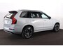 Volvo XC90 T8 Recharge AWD Ultra Dark - Panorama/schuifdak - IntelliSafe Assist & Surround - 360º Camera - Harman/Kardon audio - Adaptieve LED koplampen - Verwarmde voorstoelen, stuur & achterbank - Parkeersensoren voor & achter - Elektr. bedienb. voorstoelen met geheugen - Head up display - Draadloze tel. lader - Extra getint glas - 21' LMV