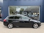 Peugeot 308 SW 1.2 Turbo 130 PK Automaat GT-line | Achteruitrijcamera | 17 inch LM-Velgen | Full-led Koplampen | Trekhaak | Panoramadak | Dodehoek bewaking | Denon HIFI Audio installatie | Volautomaat |