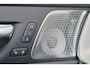 Volvo XC60 T8 Recharge AWD Ultra Black Edition Exec - Luchtvering - Panorama/schuifdak - IntelliSafe Assist & Surround - 360º Camera - Bowers & Wilkins audio - Adaptieve LED koplampen - Verwarmde voorstoelen, stuur & achterbank - Parkeersensoren voor & achter - Elektr. bedienb. voorstoelen met geheugen - Head up display - Draadloze tel. lader - Extra getint glas - Inklapbare trekhaak - 22' LMV
