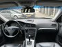 Volvo XC70 2.5 T Momentum dealer onderhouden, leder interieurs, carkit..