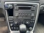 Volvo XC70 2.5 T Momentum dealer onderhouden, leder interieurs, carkit..