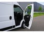 Peugeot Boxer 2.2 BlueHDi 140 L3H2 3.5t in Topstaat |Camera |Cruise |Carplay |Android auto |Airco |Betimmering |1e eigenaar |Lage KM-stand |EURO6D |BPM vrij voor ondernemers |Mooie camperbasis