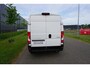 Peugeot Boxer 2.2 BlueHDi 140 L3H2 3.5t in Topstaat |Camera |Cruise |Carplay |Android auto |Airco |Betimmering |1e eigenaar |Lage KM-stand |EURO6D |BPM vrij voor ondernemers |Mooie camperbasis