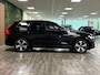 Volvo XC60 T8 AWD Recharge Ultimate Dark | Luchtvering | Trekhaak | 360 Camera | Harman Kardon | Head-Up Display | 455pk | Adaptieve Cruise Control | Stoelverwarming voor+achter | Stuurwielverwarming | Schuifdak | 19 Inch | Full LED Meesturende koplampen | Pilot Assist | BLIS Dode Hoek Detectie | Elektrische voorstoelen geheugen | Lederen bekleding | Zitting verlenging voorstoelen | Lederen dashboard | Google Infotainment | Keyless Drive | Parkeersensoren voor+achter | Privacy Glass | Elektrisch bedienbare achterklep | DAB Radio | Apple Carplay/Android Auto | Alarm Klasse III | Draadloos telefoon opladen | Volvo On Call met mobiele App functie | Onyx Black Metallic |
