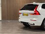Volvo XC60 T6 AWD Recharge R-Design | MY22 Facelift | Trekhaak | Harman Kardon | Crystal White | Google Infotainment | Adaptieve Cruise Control | Standkachel met Volvo On Call App | Stoel en Stuurwielverwarming | 21 Inch | Full LED Meesturende koplampen | Pilot Assist | Bestuurdersstoel elektrisch geheugen | Parkeercamera | Contour stoelen | Zitting verlenging voorstoelen | Schuifdak | Keyless Drive | Parkeersensoren voor+achter | Privacy Glass | Elektrisch bedienbare achterklep | DAB Radio | Apple Carplay | Draadloos telefoon opladen | Crystal White Metallic |