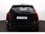 Volvo XC60 T8 Recharge AWD Ultra Black Edition Exec - Luchtvering - Panorama/schuifdak - IntelliSafe Assist & Surround - 360º Camera - Bowers & Wilkins audio - Adaptieve LED koplampen - Verwarmde voorstoelen, stuur & achterbank - Parkeersensoren voor & achter - Elektr. bedienb. voorstoelen met geheugen - Head up display - Draadloze tel. lader - Extra getint glas - Inklapbare trekhaak - 21' LMV
