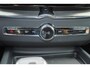 Volvo XC60 T8 Recharge AWD Ultra Black Edition Exec - Luchtvering - Panorama/schuifdak - IntelliSafe Assist & Surround - 360º Camera - Bowers & Wilkins audio - Adaptieve LED koplampen - Verwarmde voorstoelen, stuur & achterbank - Parkeersensoren voor & achter - Elektr. bedienb. voorstoelen met geheugen - Head up display - Draadloze tel. lader - Extra getint glas - Inklapbare trekhaak - 21' LMV