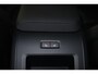 Volvo XC60 T8 Recharge AWD Ultra Black Edition Exec - Luchtvering - Panorama/schuifdak - IntelliSafe Assist & Surround - 360º Camera - Bowers & Wilkins audio - Adaptieve LED koplampen - Verwarmde voorstoelen, stuur & achterbank - Parkeersensoren voor & achter - Elektr. bedienb. voorstoelen met geheugen - Head up display - Draadloze tel. lader - Extra getint glas - Inklapbare trekhaak - 21' LMV