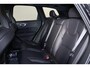 Volvo XC60 T8 Recharge AWD Ultra Black Edition Exec - Luchtvering - Panorama/schuifdak - IntelliSafe Assist & Surround - 360º Camera - Bowers & Wilkins audio - Adaptieve LED koplampen - Verwarmde voorstoelen, stuur & achterbank - Parkeersensoren voor & achter - Elektr. bedienb. voorstoelen met geheugen - Head up display - Draadloze tel. lader - Extra getint glas - Inklapbare trekhaak - 21' LMV