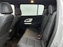 Mercedes-Benz GLB 250+ Business Solution AMG 7p. 85.5 kWh | Premium pakket | Winterpakket | Nightpakket | GUARD 360° | Trekhaak | Vast panoramadak | Smartphone integratie | Sfeerverlichting | 	Sierelementen in aluminium | 19” vijfspaaks lichtmetalen AMG-velgen |