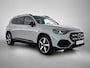 Mercedes-Benz GLB 250+ Business Solution AMG 7p. 85.5 kWh | Premium pakket | Winterpakket | Nightpakket | GUARD 360° | Trekhaak | Vast panoramadak | Smartphone integratie | Sfeerverlichting | 	Sierelementen in aluminium | 19” vijfspaaks lichtmetalen AMG-velgen |