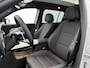 Mercedes-Benz GLB 250+ Business Solution AMG 7p. 85.5 kWh | Premium pakket | Winterpakket | Nightpakket | GUARD 360° | Trekhaak | Vast panoramadak | Smartphone integratie | Sfeerverlichting | 	Sierelementen in aluminium | 19” vijfspaaks lichtmetalen AMG-velgen |