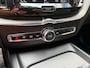 Volvo XC60 2.0 B4 R-Design|Camera|Leder|Stoel en stuur verwarming|