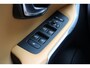 Volvo V40 Cross Country 1.5 T3 Polar+ Luxury | NL-AUTO! | DEALER OH! | LEDER | PANODAK | CAMERA | PARK SENS V + A | CRUISE | STOELVERWARMING |