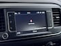Opel Vivaro 2.0CDTI L2H1 3-Persoons Trekhaak Euro 6 Navi Apple Carplay Android Auto Airco Cruise Control Pdc Edition Regen-Lichtsensor Betonplex Vloer Wandbetimmering Schuifdeur 2.500KG Trekgewicht Origineel Nederlandse Bus