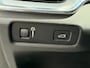 Volvo V60 2.0 T5 251PK Aut. Leder Wegkl.Trekhaak Navi Ecc Adap.Cruise Contourstoelen Apple CarPlay Android Auto Bordherk. High Performance Audio Pdc Momentum Elek.Stoelen+Memory Elek.Achterklep Privacy Glas Lmv 18" Regensensor 1.800KG Trekgewicht Origineel Nederlandse Auto