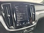 Volvo V60 2.0 T5 251PK Aut. Leder Wegkl.Trekhaak Navi Ecc Adap.Cruise Contourstoelen Apple CarPlay Android Auto Bordherk. High Performance Audio Pdc Momentum Elek.Stoelen+Memory Elek.Achterklep Privacy Glas Lmv 18" Regensensor 1.800KG Trekgewicht Origineel Nederlandse Auto