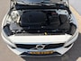 Volvo V60 2.0 T5 251PK Aut. Leder Wegkl.Trekhaak Navi Ecc Adap.Cruise Contourstoelen Apple CarPlay Android Auto Bordherk. High Performance Audio Pdc Momentum Elek.Stoelen+Memory Elek.Achterklep Privacy Glas Lmv 18" Regensensor 1.800KG Trekgewicht Origineel Nederlandse Auto