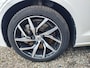 Volvo V60 2.0 T5 251PK Aut. Leder Wegkl.Trekhaak Navi Ecc Adap.Cruise Contourstoelen Apple CarPlay Android Auto Bordherk. High Performance Audio Pdc Momentum Elek.Stoelen+Memory Elek.Achterklep Privacy Glas Lmv 18" Regensensor 1.800KG Trekgewicht Origineel Nederlandse Auto