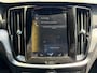 Volvo V60 2.0 T5 251PK Aut. Leder Wegkl.Trekhaak Navi Ecc Adap.Cruise Contourstoelen Apple CarPlay Android Auto Bordherk. High Performance Audio Pdc Momentum Elek.Stoelen+Memory Elek.Achterklep Privacy Glas Lmv 18" Regensensor 1.800KG Trekgewicht Origineel Nederlandse Auto