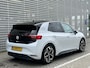 Volkswagen ID.3 First Plus 58 kWh / SOH 90% / Navigatie / App connect / Camera / Parkeersensoren V+A / Lichtmetaal 19 inch /