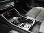 Volvo XC40 T5 Twin Engine R-Design PHEV 262pk | Trekhaak Af Fabriek | Panodak | Adaptive Cruise | 360 Camera | Harman / Kardon | Alcantara Sportstoelen Memory & Verwarmd | Apple Carplay | Stuur Verwarmd | Keyless | Blis | 19"L.M | Plug In Hybrid |