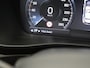 Volvo XC40 T5 Twin Engine R-Design PHEV 262pk | Trekhaak Af Fabriek | Panodak | Adaptive Cruise | 360 Camera | Harman / Kardon | Alcantara Sportstoelen Memory & Verwarmd | Apple Carplay | Stuur Verwarmd | Keyless | Blis | 19"L.M | Plug In Hybrid |